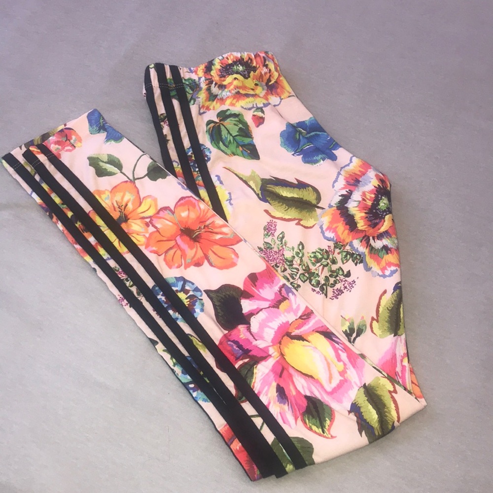 Flower Adidas Leggings 💮🙏🏽